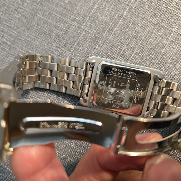 Wenger Swiss Made SWISS ARMY WATCH featuring BUDWEISER, Men's - Picture 12 of 13